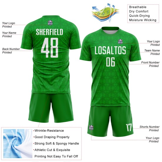 Camiseta de fútbol blanca con diseño geométrico de sublimación de césped y formas verdes personalizadas