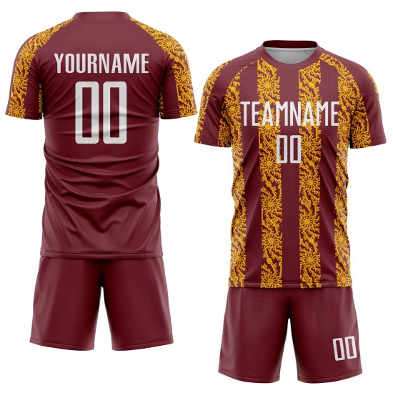Uniforme de fútbol personalizado con sublimación, blanco, dorado y burdeos, abstracto.