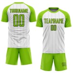 Camiseta de fútbol de sublimación de rayas verde-negra, personalizada, blanca y neón