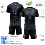 Uniforme de fútbol con líneas de sublimación geométricas, camiseta negra personalizada, azul claro